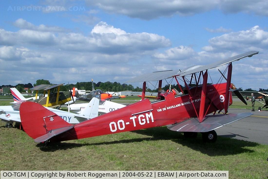 OO-TGM, 1935 De Havilland DH-82A Tiger Moth II C/N 3318, Fly in.THE DE HAVILLAND SCHOOL OF FLYING n°9.