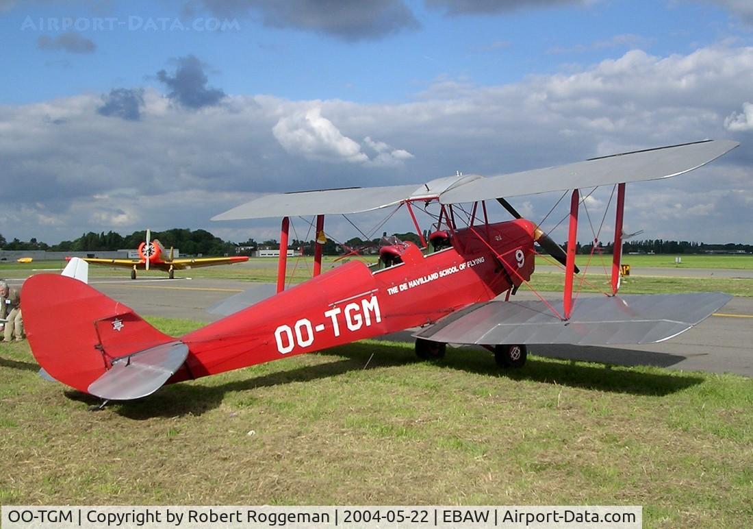OO-TGM, 1935 De Havilland DH-82A Tiger Moth II C/N 3318, Fly in.THE DE HAVILLAND SCHOOL OF FLYING n°9.