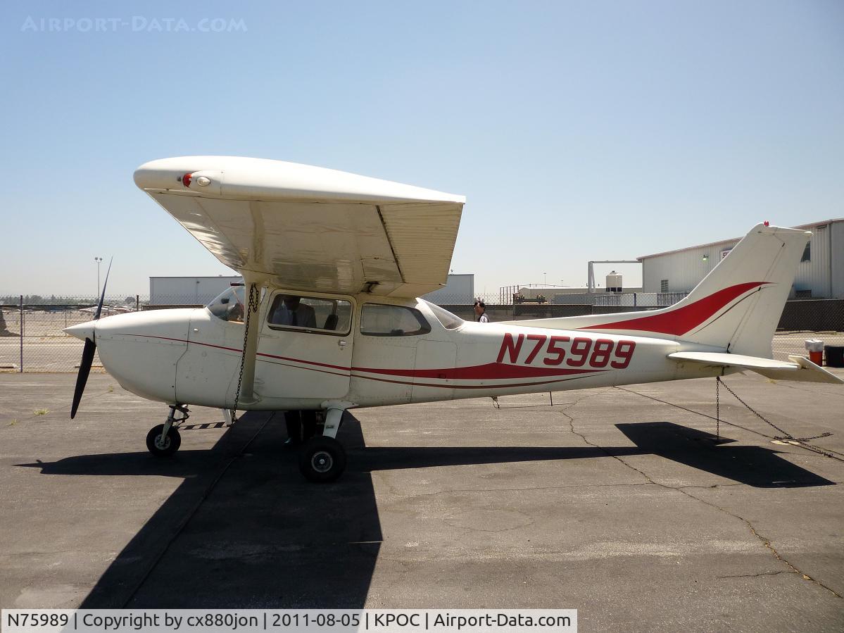 N75989, 1976 Cessna 172N C/N 17268089, Getting ready for a flight around Citrus College