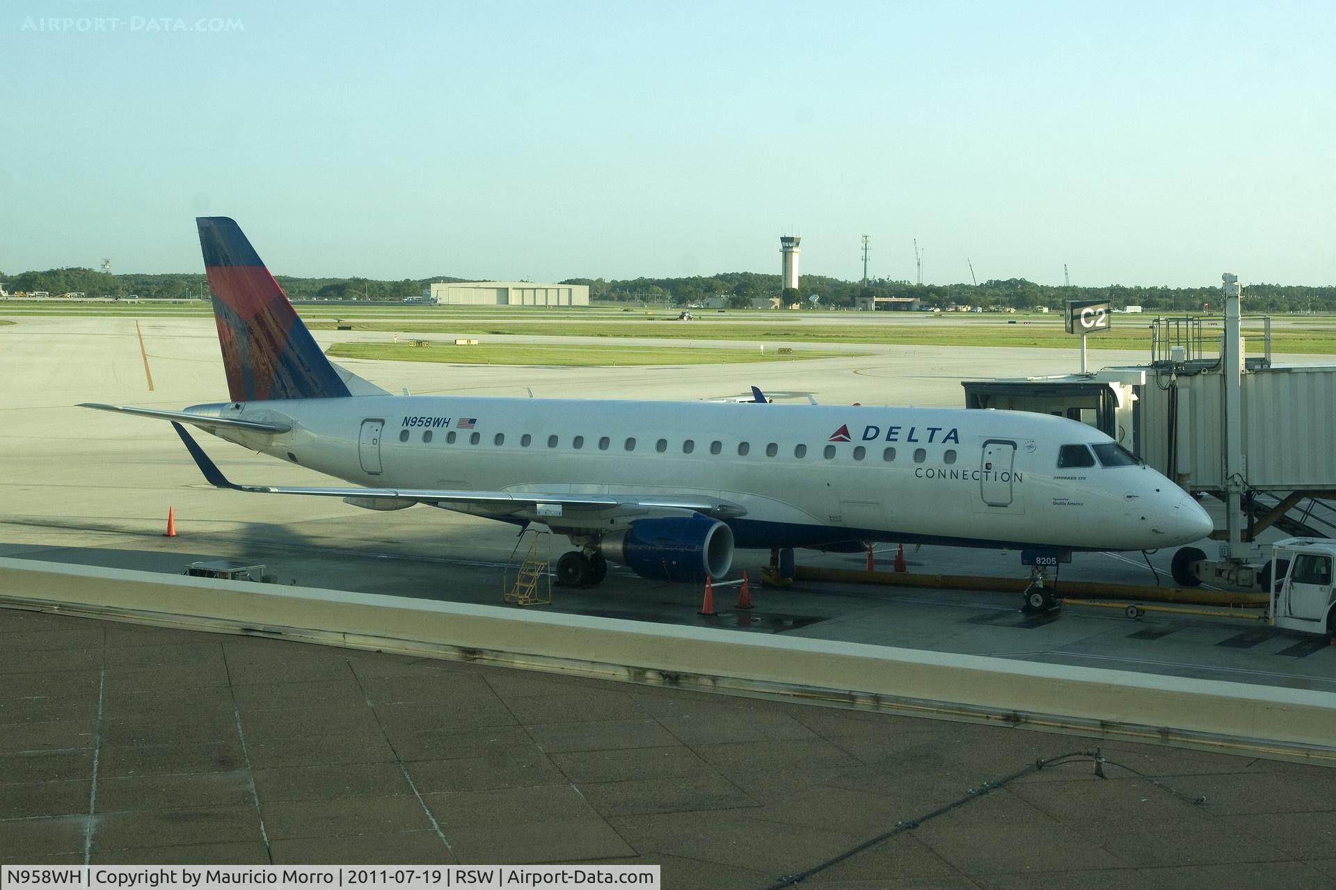 N958WH, 2008 Embraer 175LR (ERJ-170-200LR) C/N 17000248, Early morning at RSW. Delta Connection getting ready for the flight to Atlanta