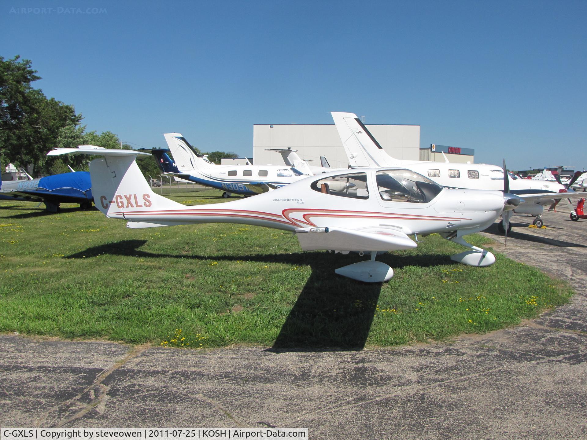 C-GXLS, 2007 Diamond DA-40 Diamond Star C/N 40.854, parked at the Basler FBO during EAA 2011