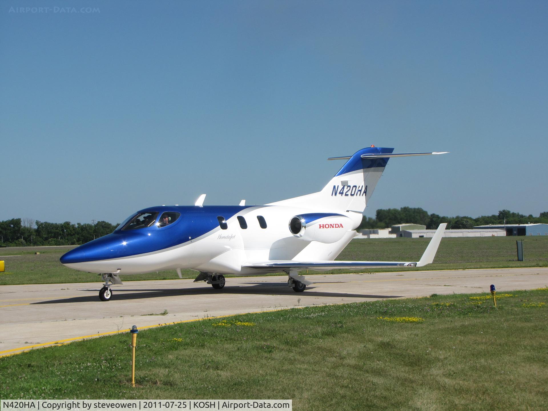 N420HA, 2003 Honda HA-420 HondaJet C/N P001, Honda jet taxing at EAA 2011