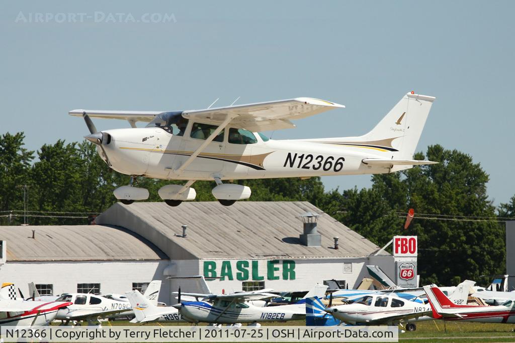 N12366, 1973 Cessna 172M C/N 17261951, 1973 Cessna 172M, c/n: 17261951 arriving at 2011 Oshkosh