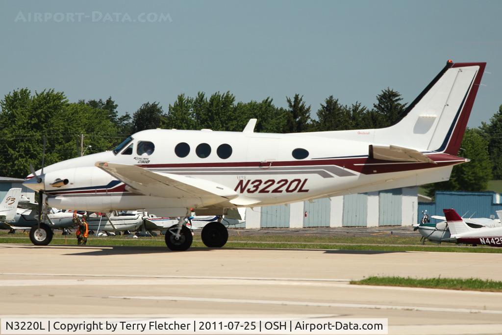 N3220L, 1995 Beech C90A King Air C/N LJ-1420, 1995 Beech C90A, c/n: LJ-1420 at 2011 Oshkosh