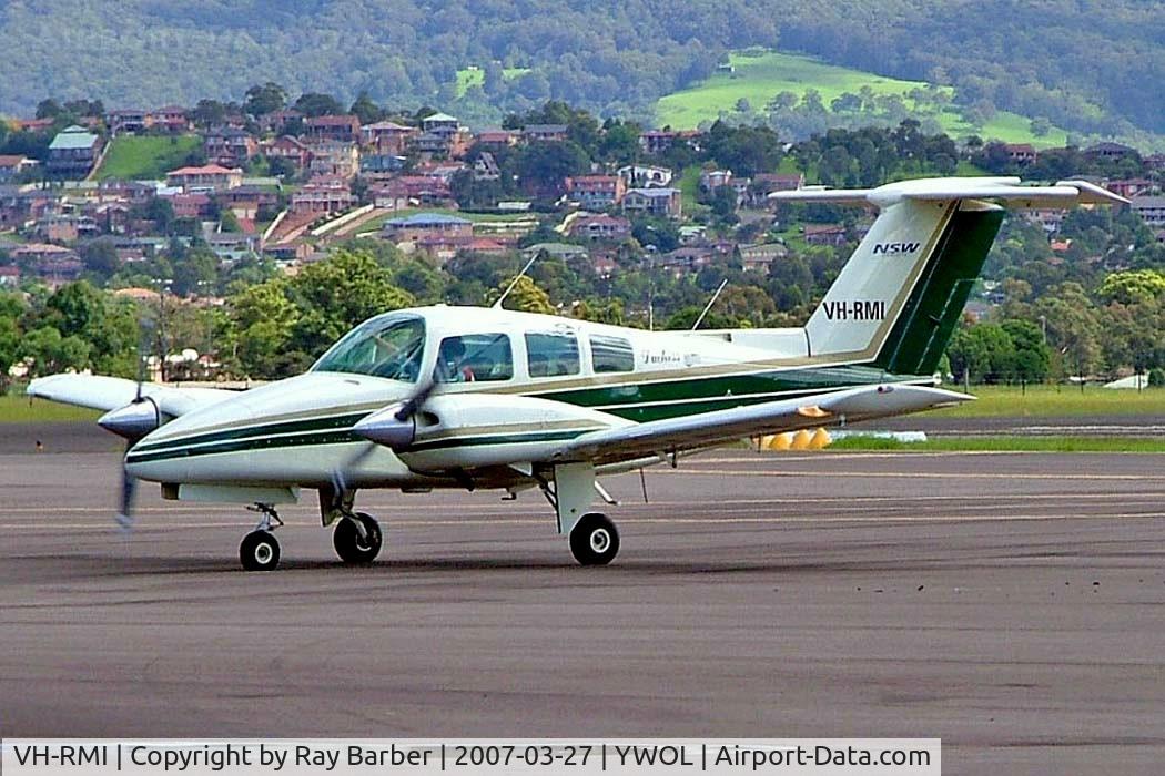 VH-RMI, 1978 Beech 76 Duchess C/N ME-70, Beech 76 Duchess [ME-76] Wollongong-Illawarra Regional~VH 27/03/2007