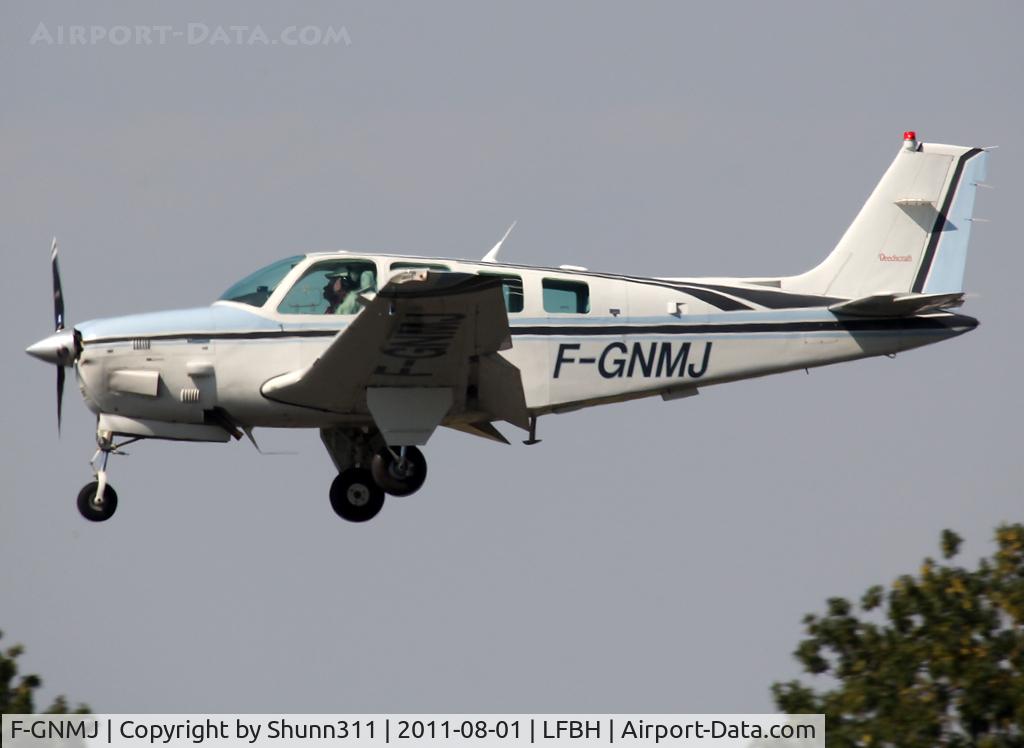 F-GNMJ, 1991 Beech B36 TC BONANZA C/N EA-517, Landing rwy 27