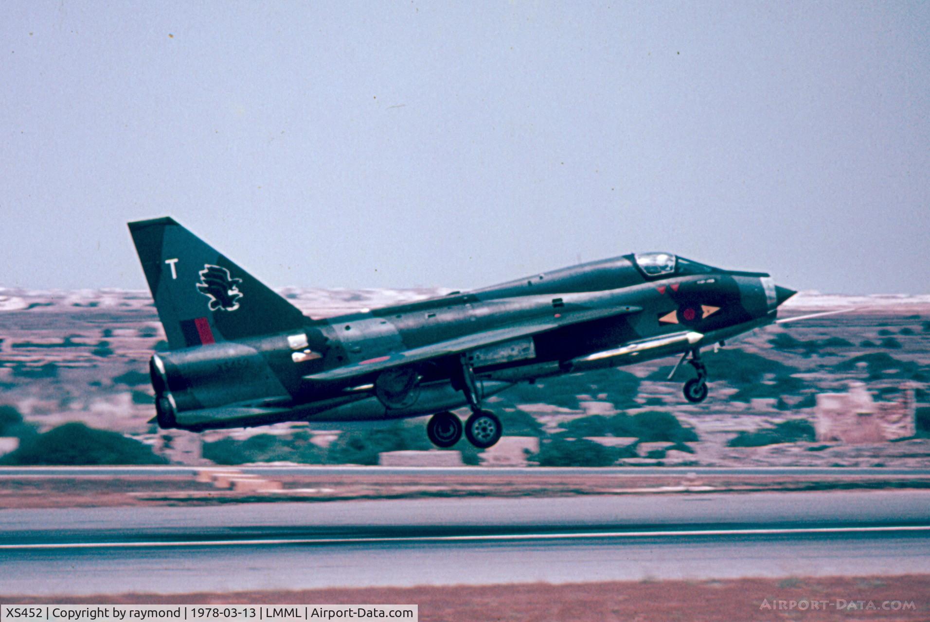 XS452, 1965 English Electric Lightning T.5 C/N 95012, Lightning T5 XS452/T 11Sqd RAF