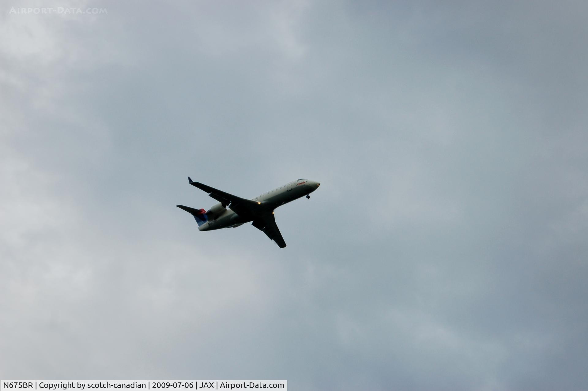 N675BR, 2002 Bombardier CRJ-200ER (CL-600-2B19) C/N 7635, 2002 Comair Bombardier CL-600-2B19 N675BR on Final Approach to Jacksonville International Airport, Jacksonville, FL