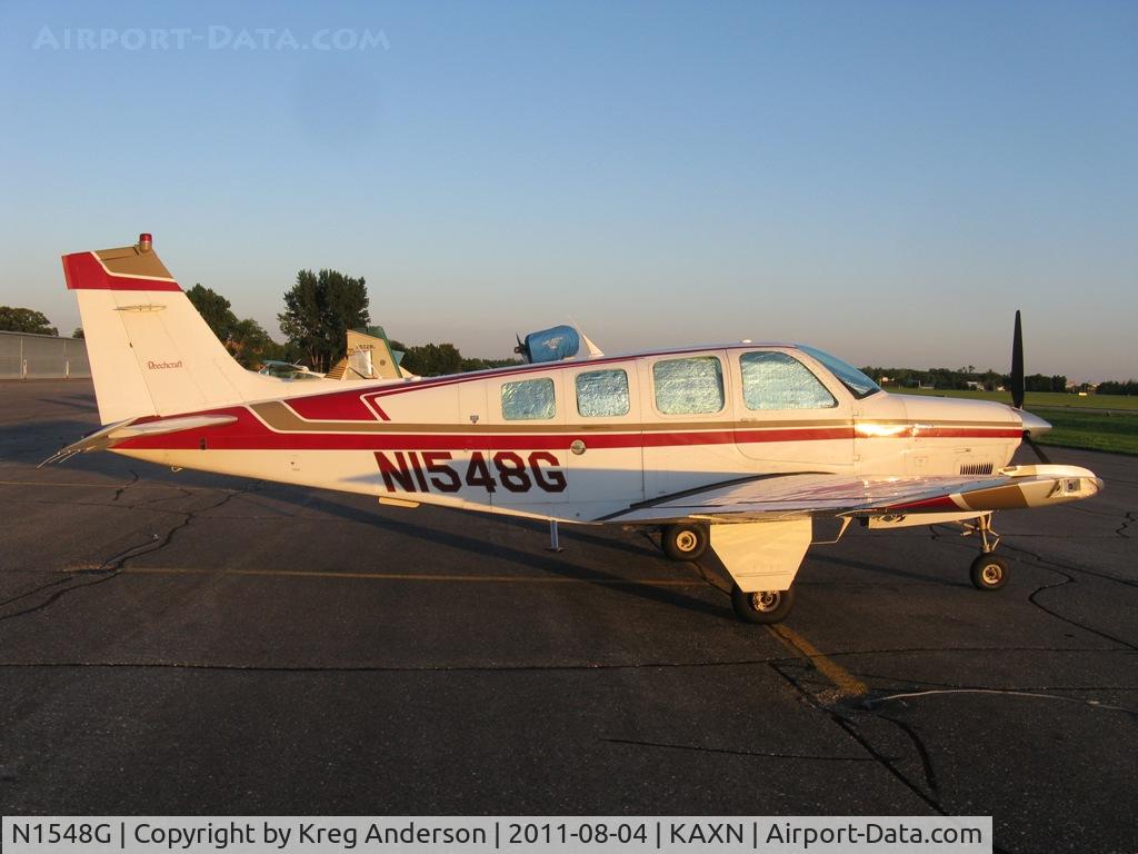N1548G, 1989 Beech A36 Bonanza 36 C/N E-2479, Beech A36 Bonanza on the line.