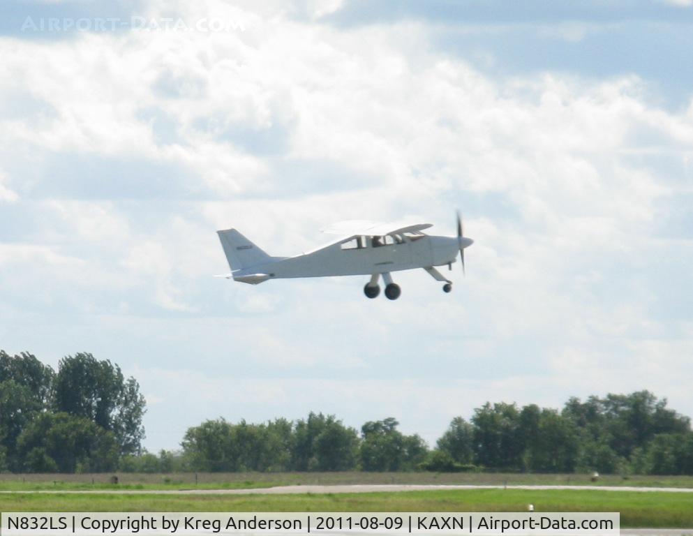 N832LS, Bede BD-4 C/N 83-2, Bede BD-4 deaprting runway 31.