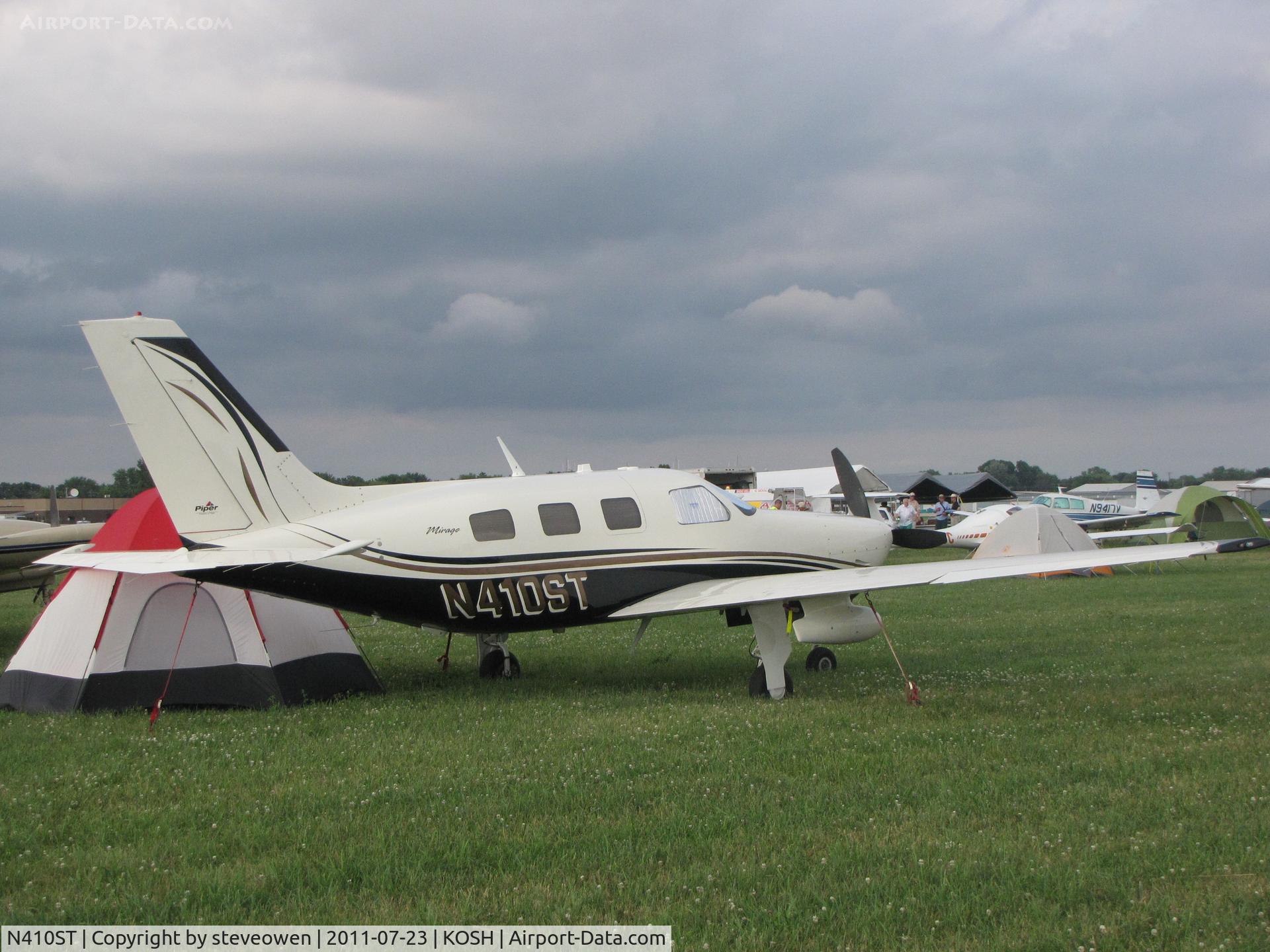 N410ST, 2007 Piper PA-46-350P Malibu Mirage C/N 4636410, N40 GAC camp grounds EAA 2011