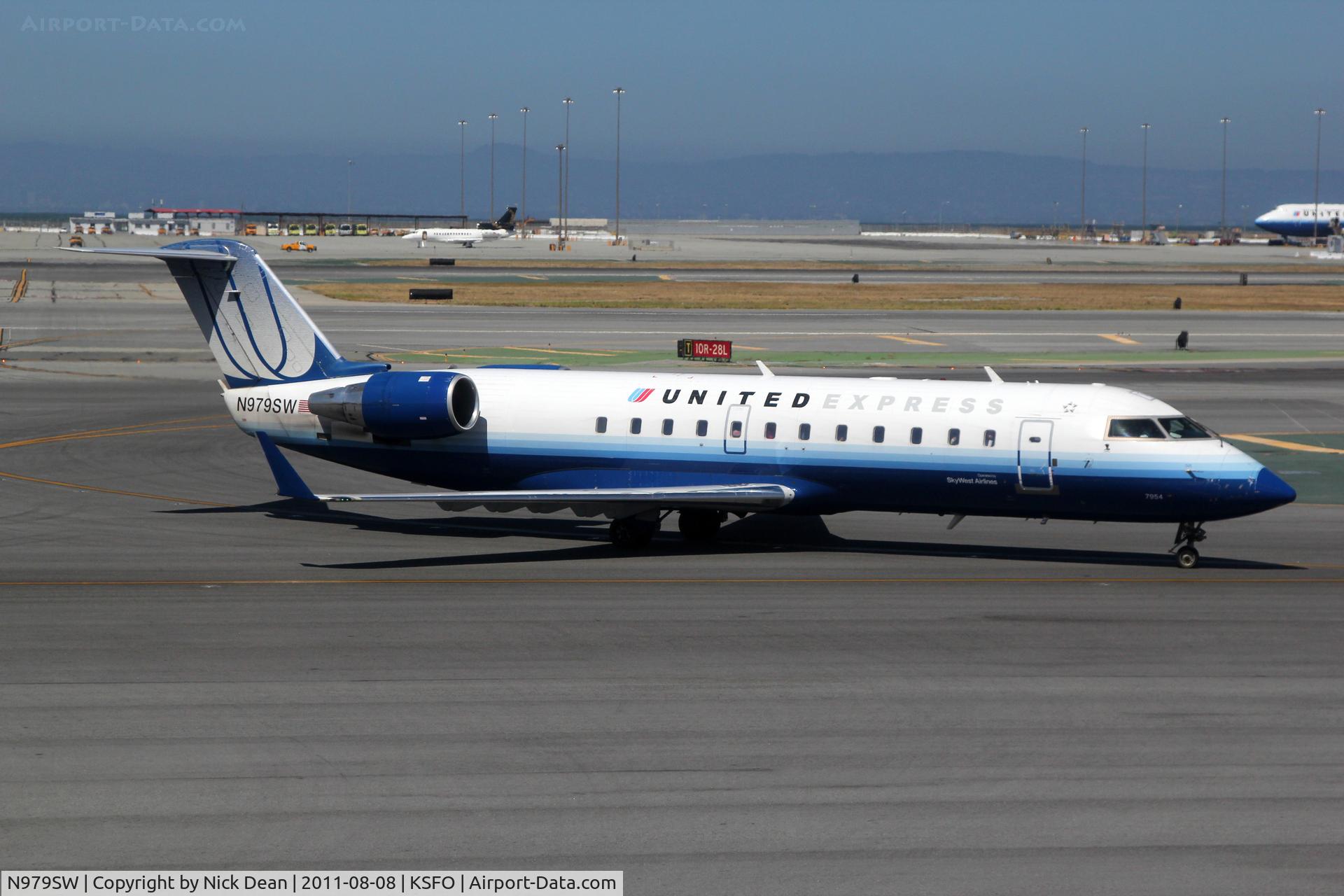 N979SW, 2004 Bombardier CRJ-200ER (CL-600-2B19) C/N 7954, KSFO/SFO