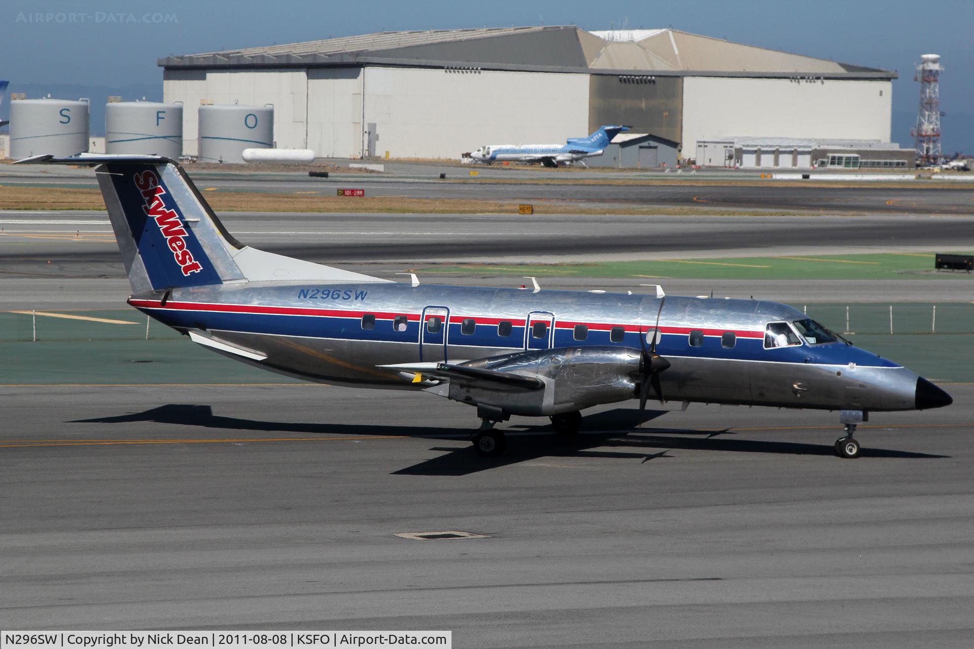 N296SW, 1996 Embraer EMB-120ER Brasilia C/N 120.325, KSFO/SFO