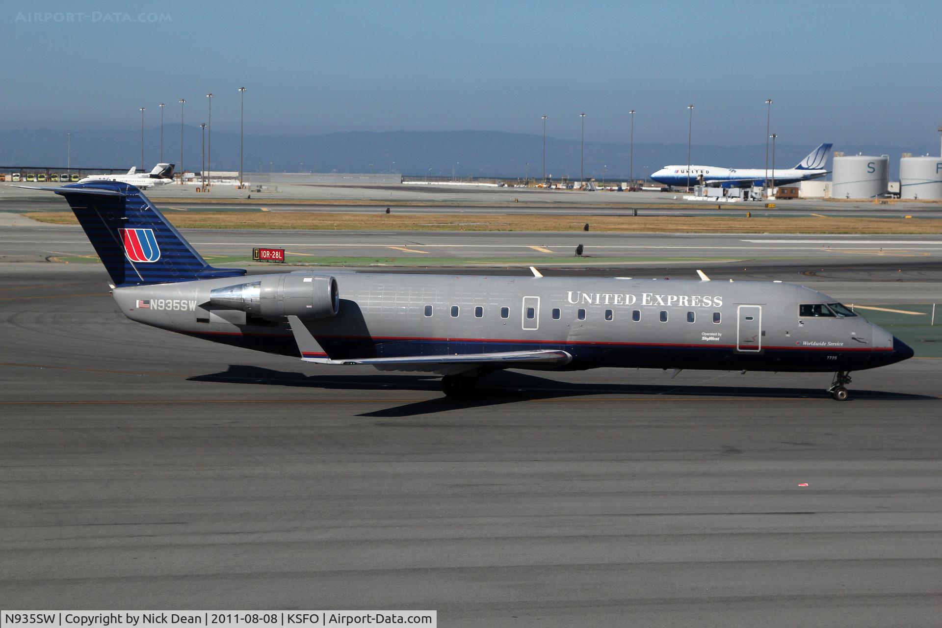 N935SW, 2002 Bombardier CRJ-200LR (CL-600-2B19) C/N 7725, KSFO/SFO