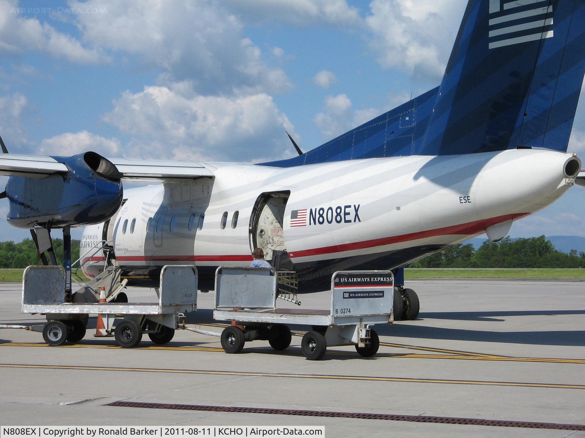 N808EX, 1991 Boeing DHC-8-102 C/N 299, CHO, VA
