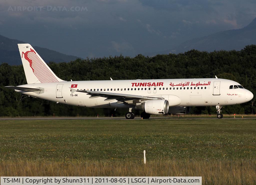 TS-IMI, 1994 Airbus A320-211 C/N 0511, Landing rwy 23