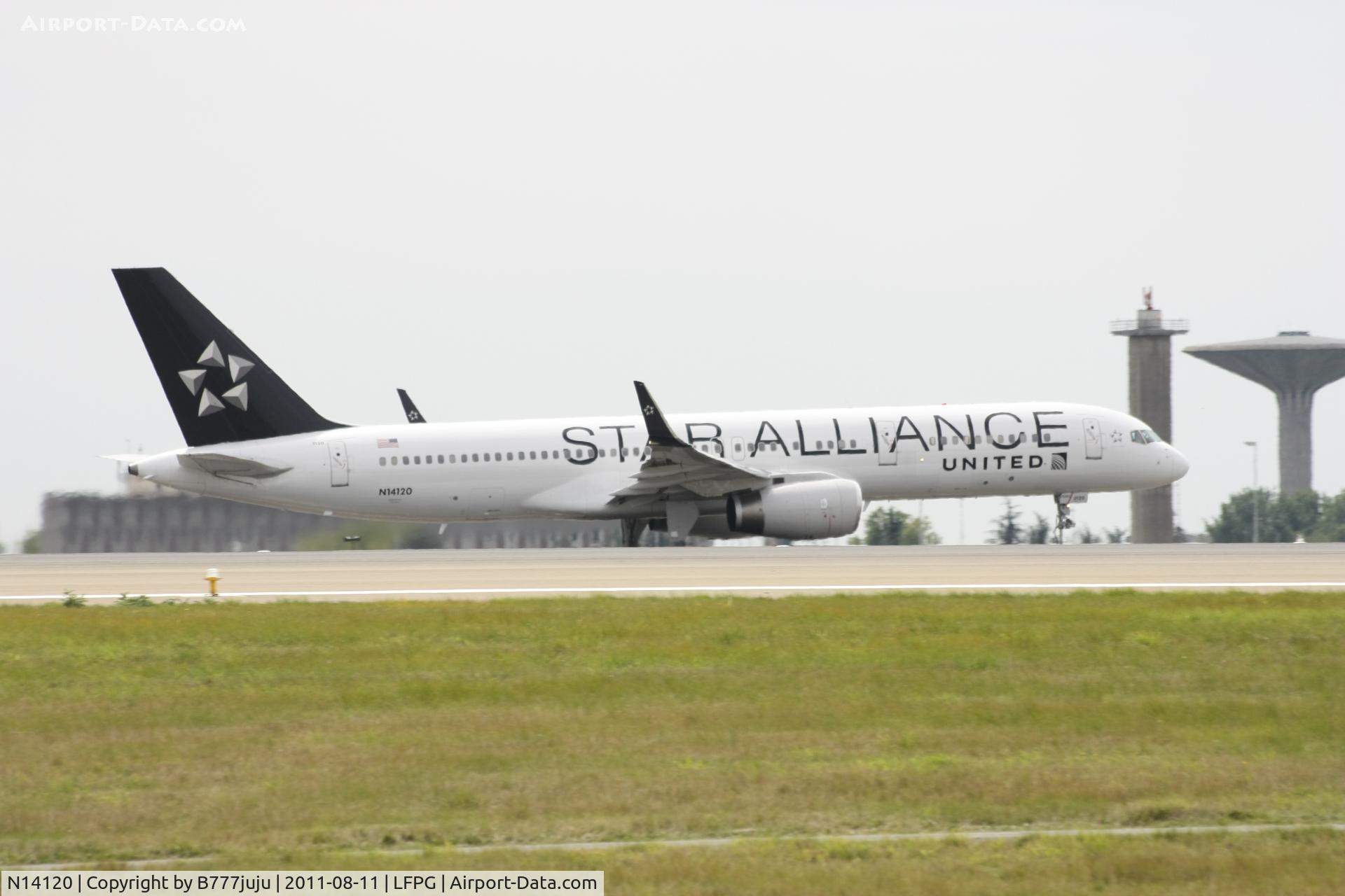 N14120, 1997 Boeing 757-224 C/N 27562, whit UNITED due to fusion