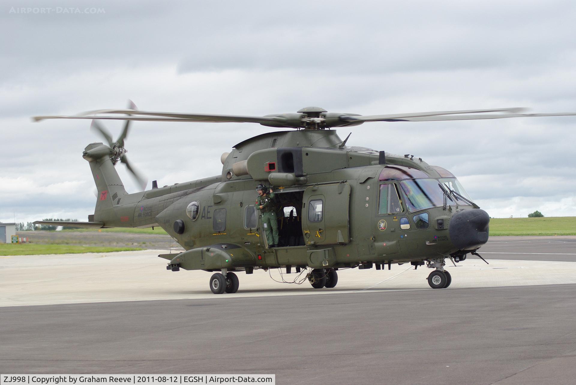 ZJ998, Westland Merlin HC.3A C/N 50148/512009/DEN09, About to depart.