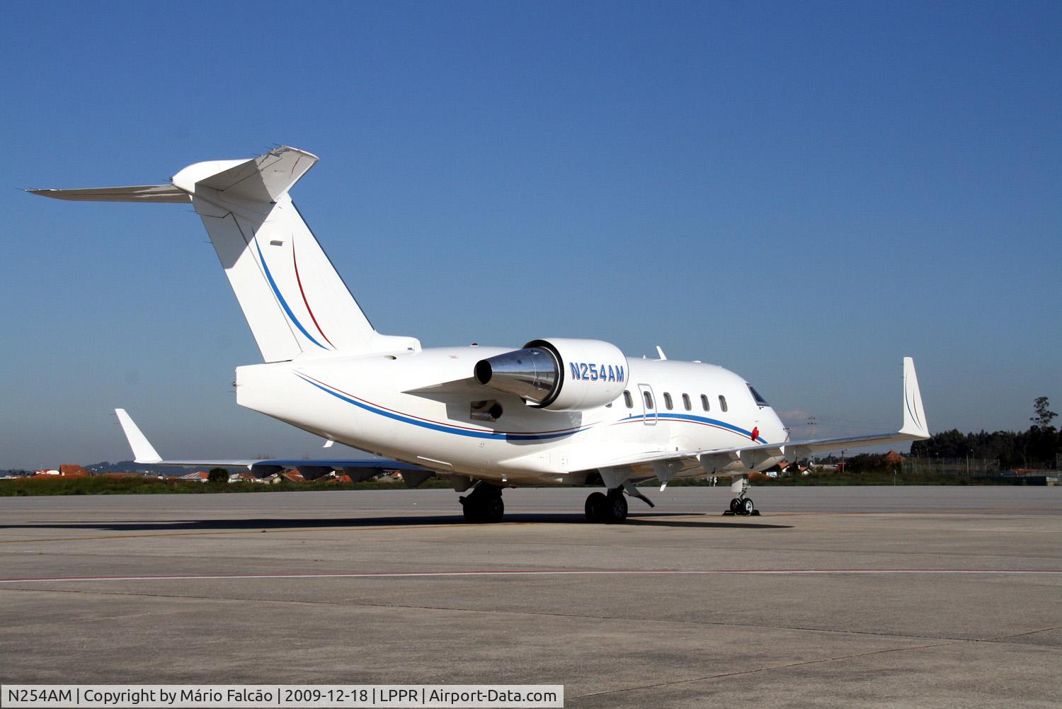 N254AM, 1997 Canadair Challenger 604 (CL-600-2B16) C/N 5361, PORTO, airport, PORTUGAL.