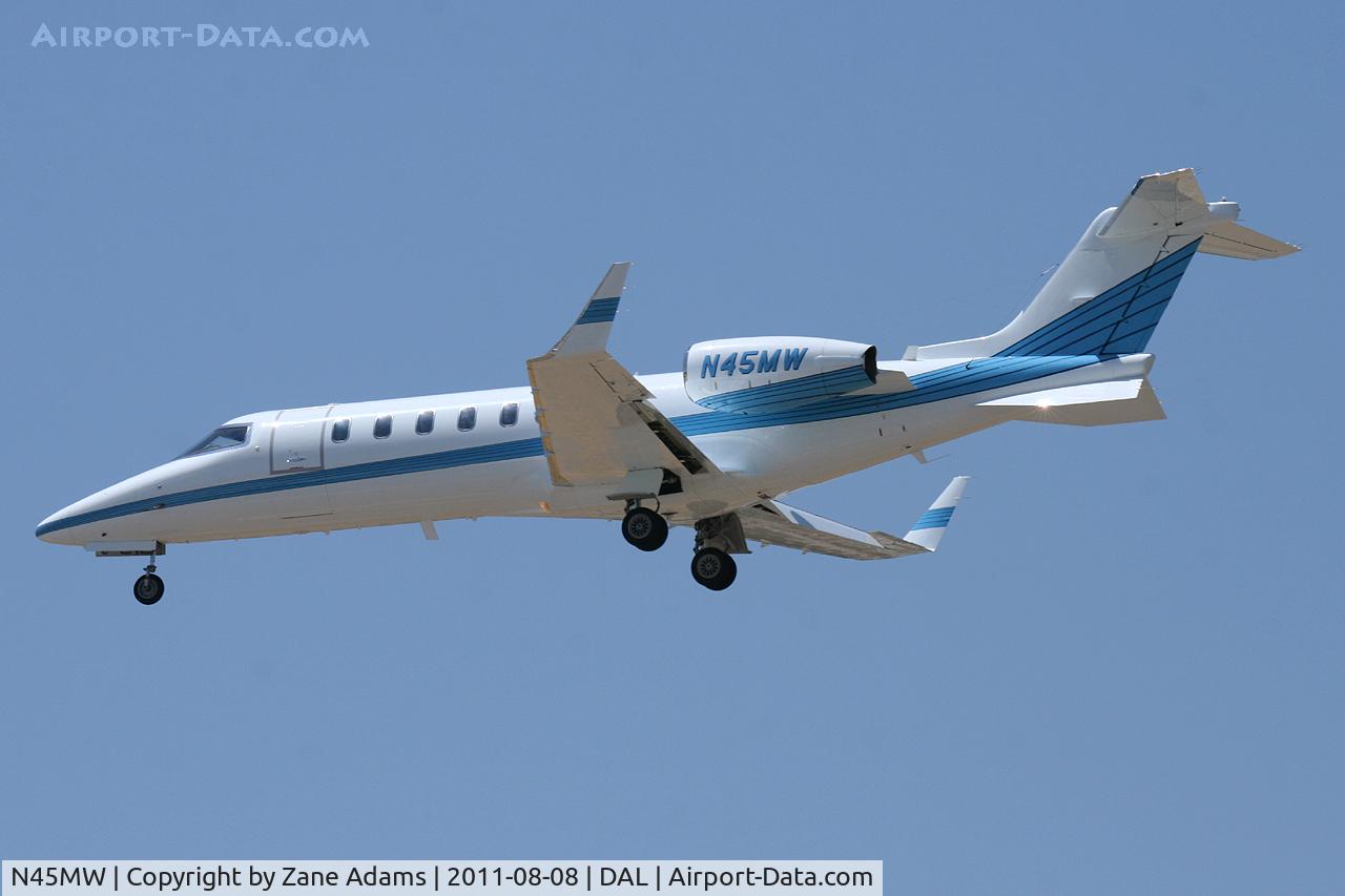 N45MW, 2000 Learjet Inc 45 C/N 115, Arriving at Dallas Love Field