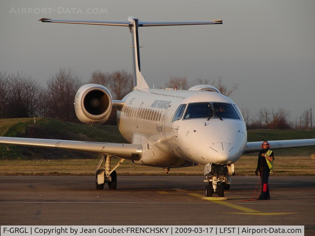 F-GRGL, 2001 Embraer EMB-145EU (ERJ-145EU) C/N 145375, départure to MRS
