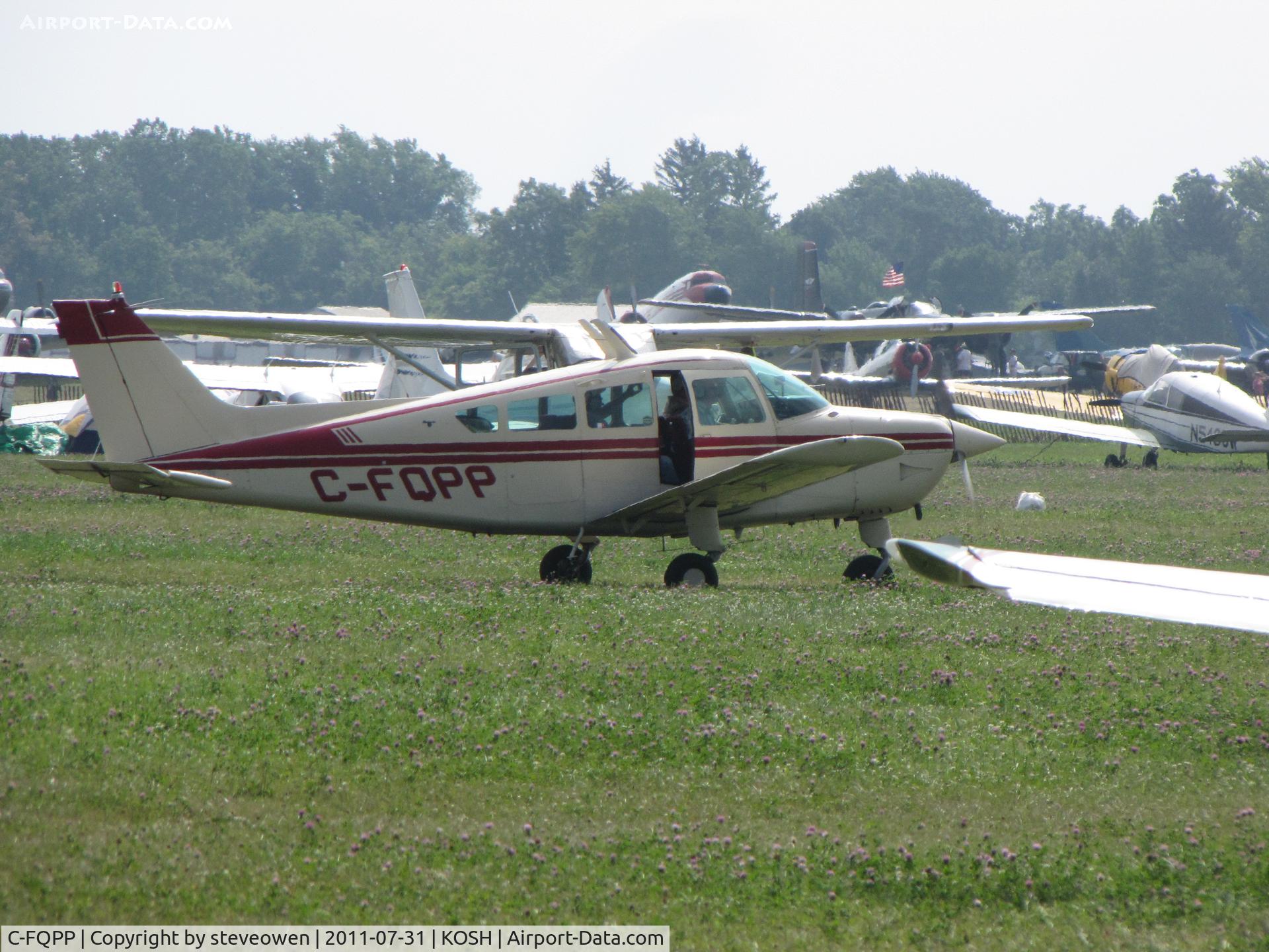 C-FQPP, 1971 Beech C23 Sundowner 180 Sundowner 180 C/N M-1316, taxing thru the GAC camp grounds EAA 2011