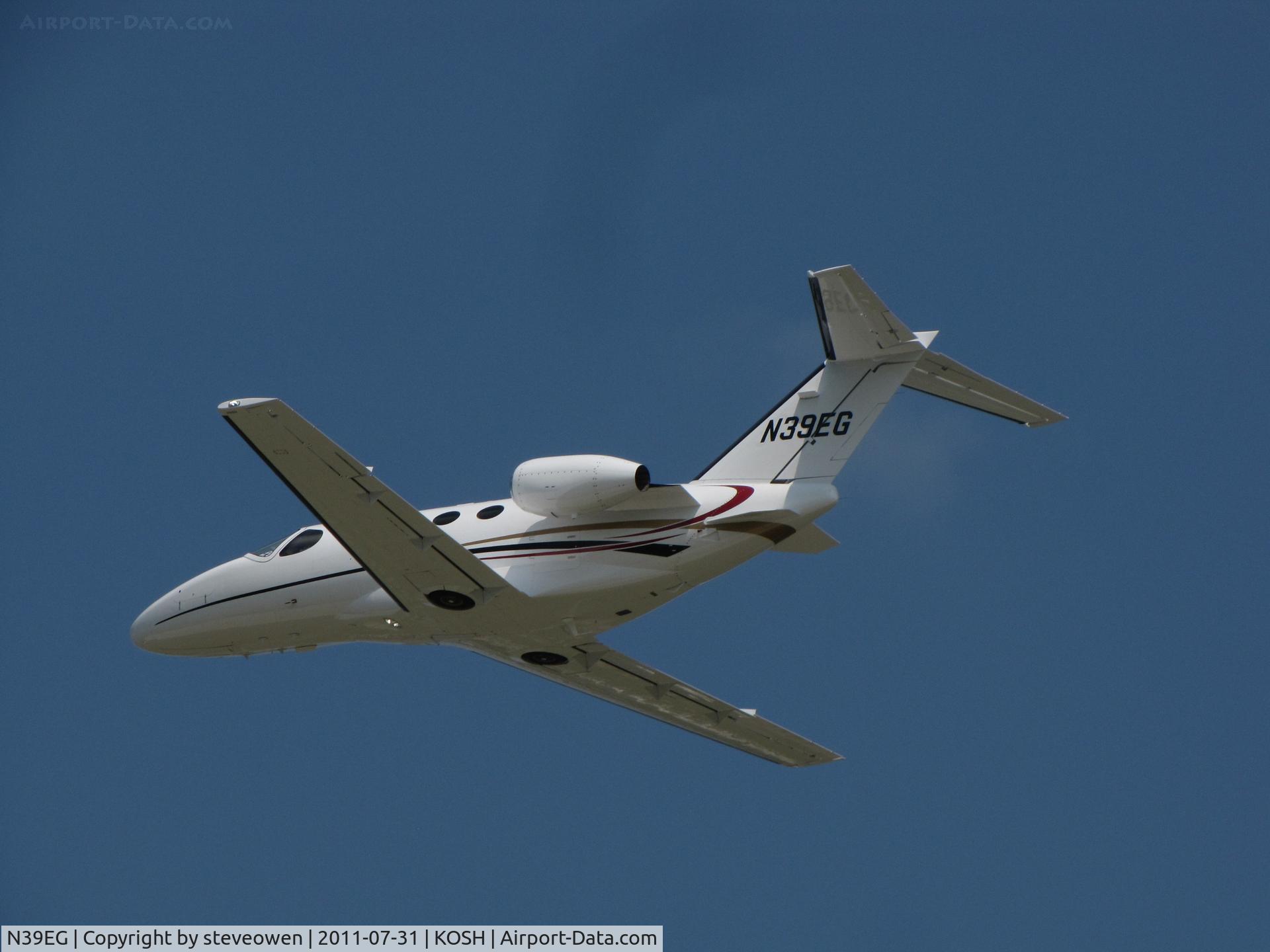 N39EG, 2010 Cessna 510 Citation Mustang Citation Mustang C/N 510-0291, departing EAA 2011