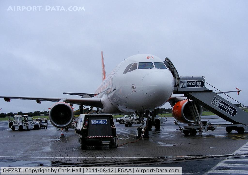 G-EZBT, 2007 Airbus A319-111 C/N 3090, disembarking from EZBT after our flight from Liverpool