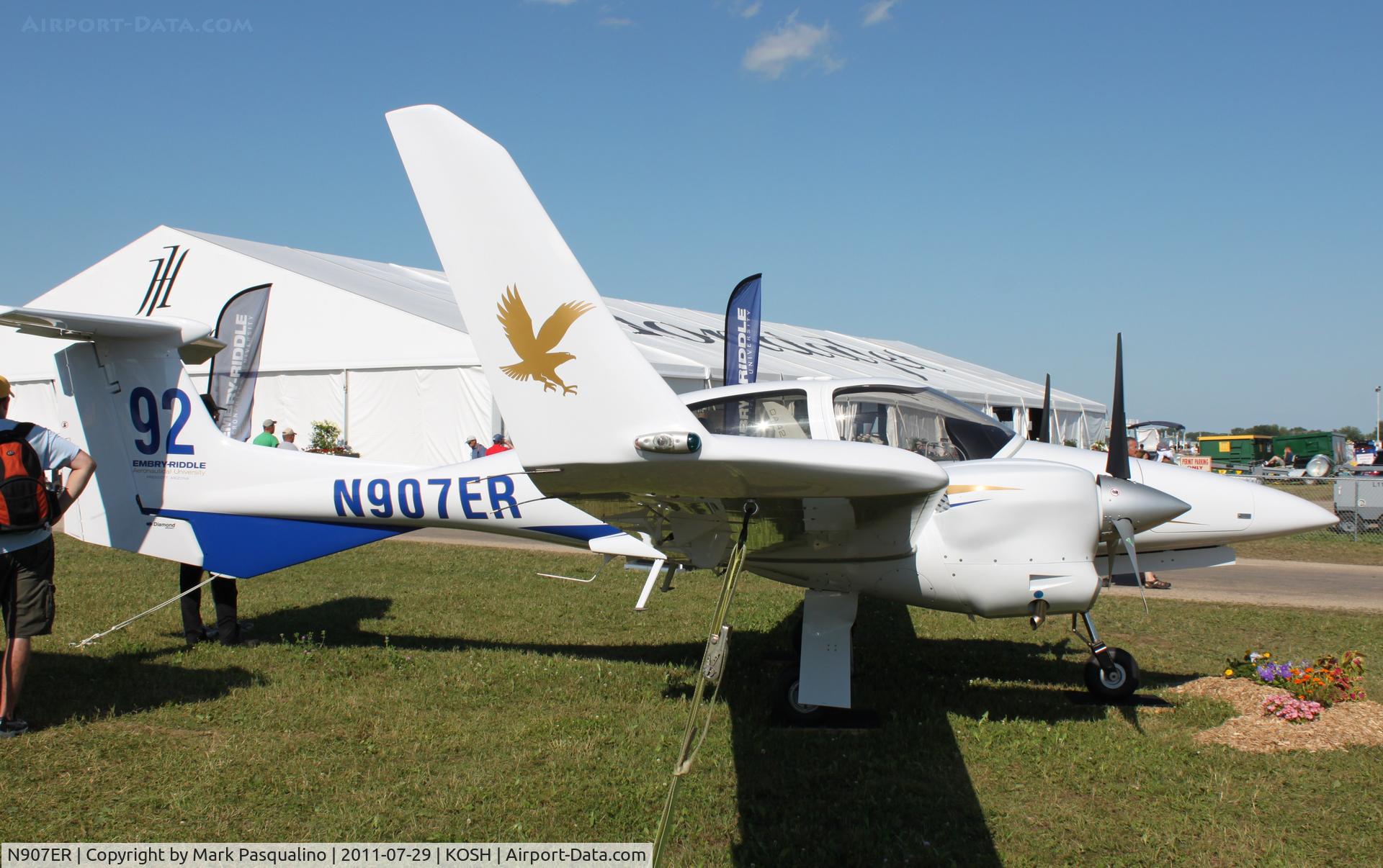 N907ER, 2007 Diamond DA-42 Twin Star C/N 42.302, Diamond DA 42