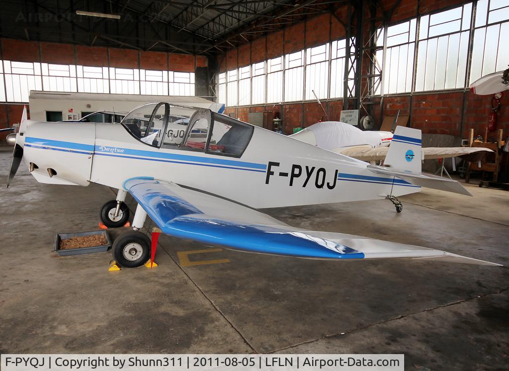 F-PYQJ, Jodel D-112 C/N 1521, Hangared...