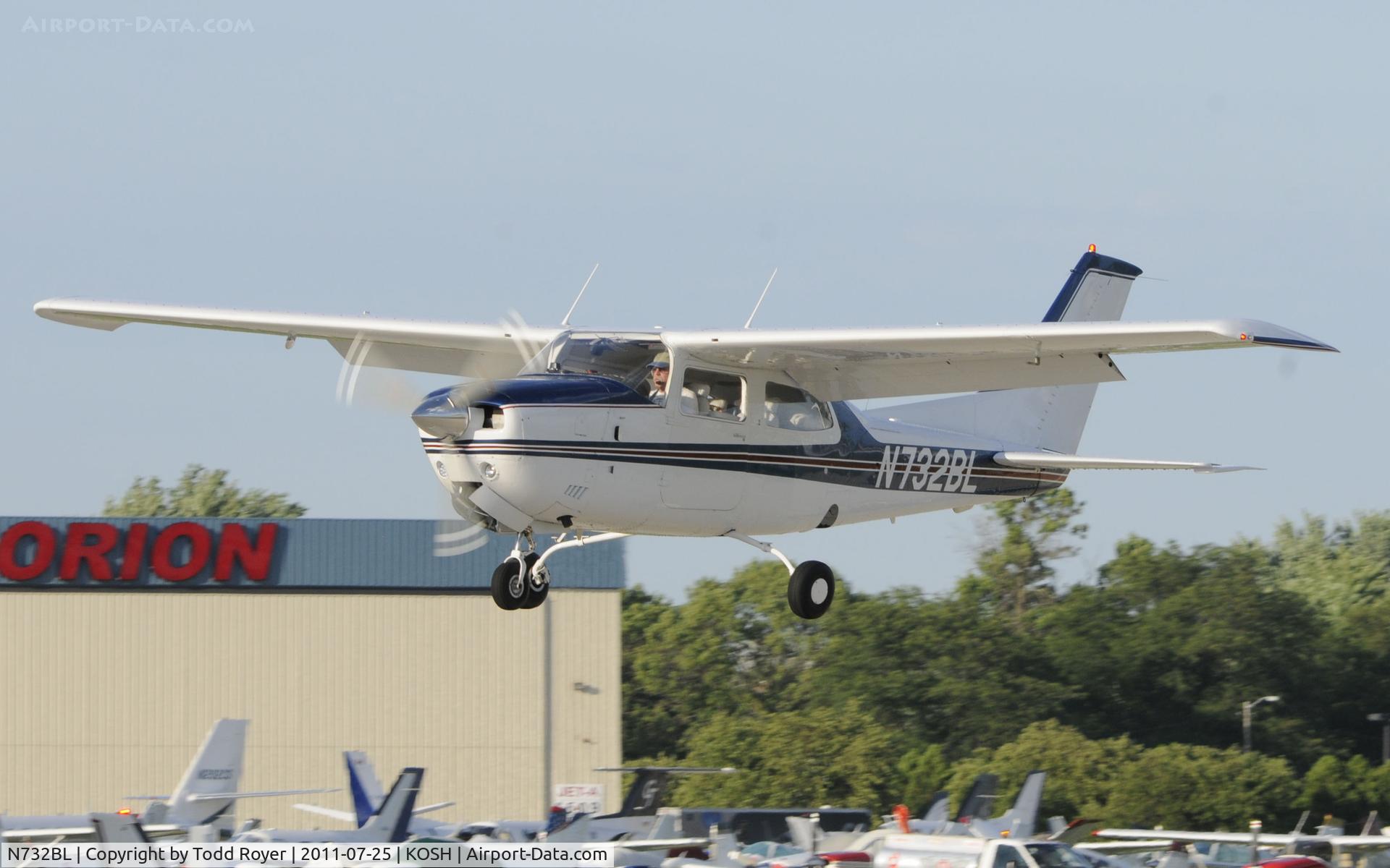 N732BL, 1976 Cessna 210L Centurion C/N 21061386, AIRVENTURE 2011