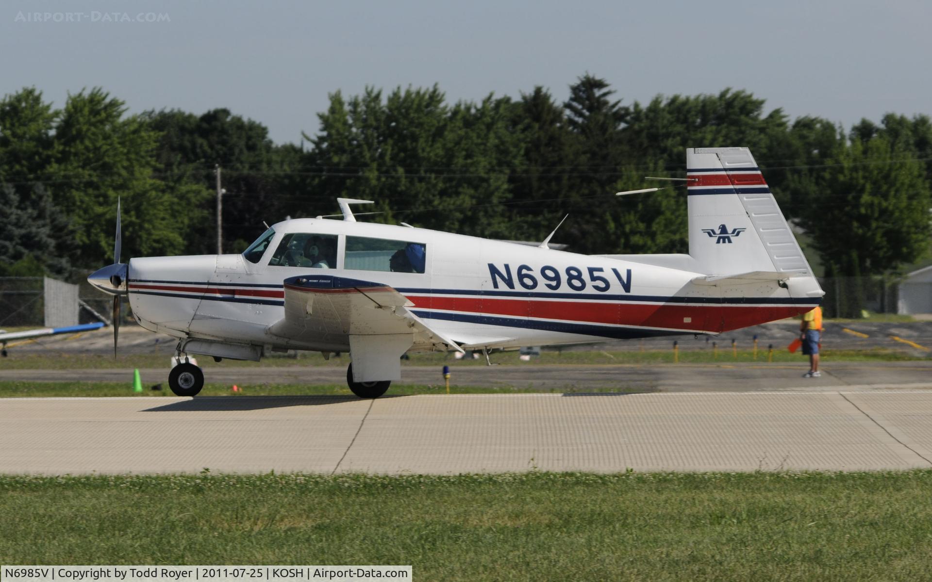 N6985V, 1976 Mooney M20F Executive C/N 22-1347, AIRVENTURE 2011