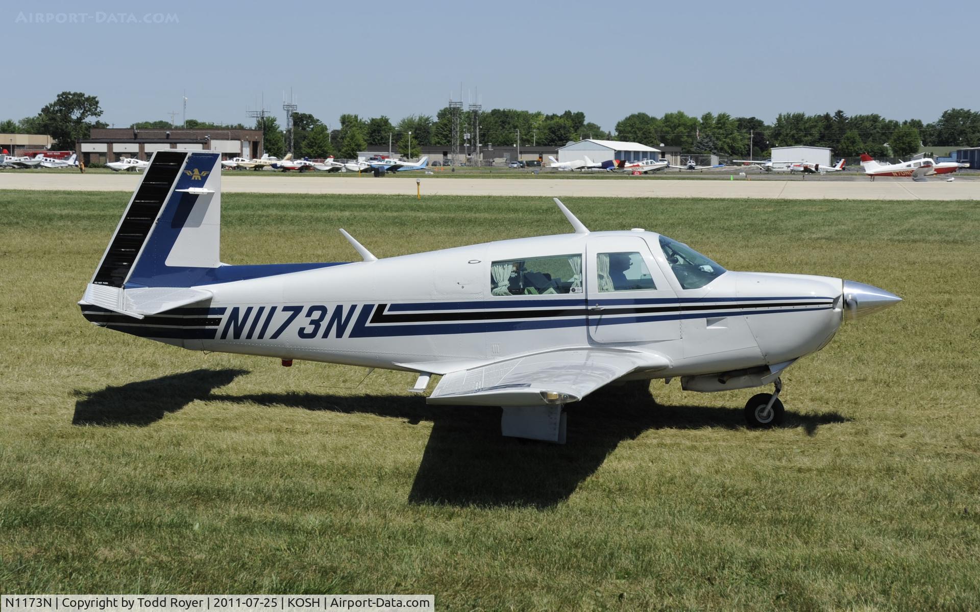 N1173N, 1982 Mooney M20J 201 C/N 24-1335, AIRVENTURE 2011