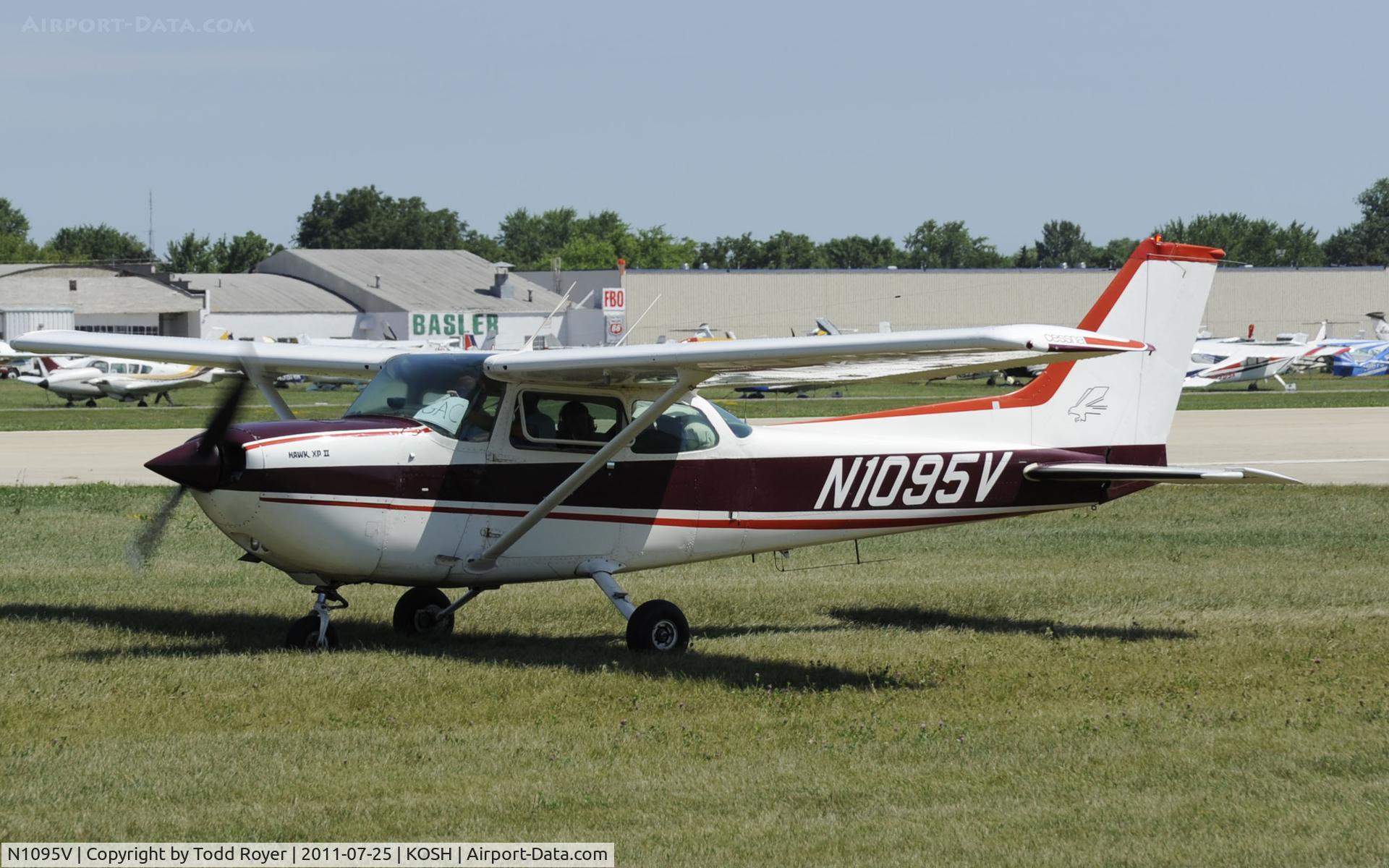 N1095V, 1976 Cessna R172K Hawk XP C/N R1722117, AIRVENTURE 2011