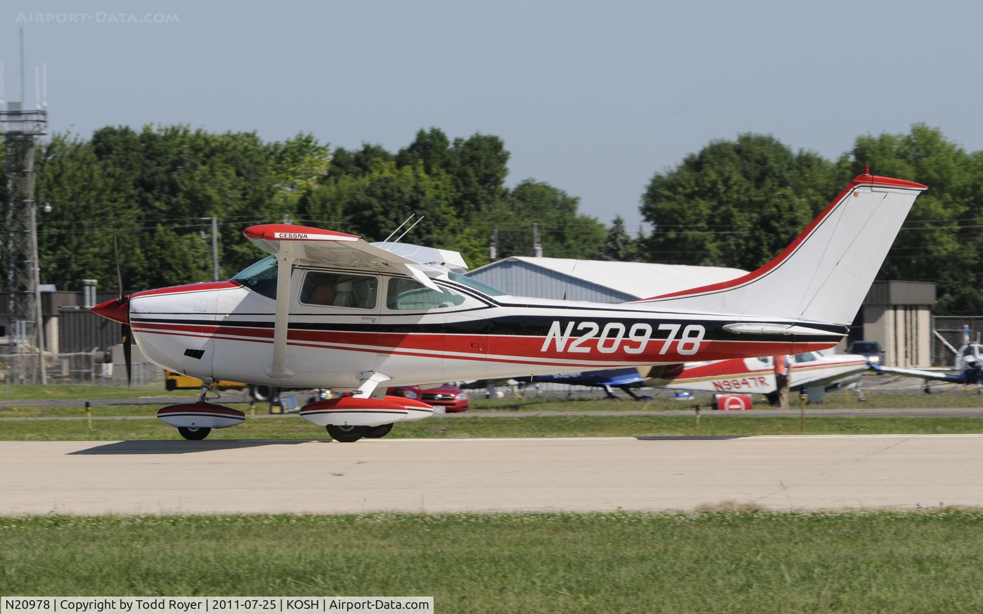 N20978, 1972 Cessna 182P Skylane C/N 18261336, AIRVENTURE 2011