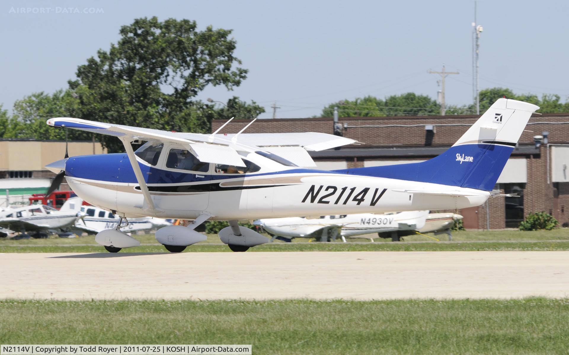 N2114V, 2004 Cessna 182T Skylane C/N 18281320, AIRVENTURE 2011