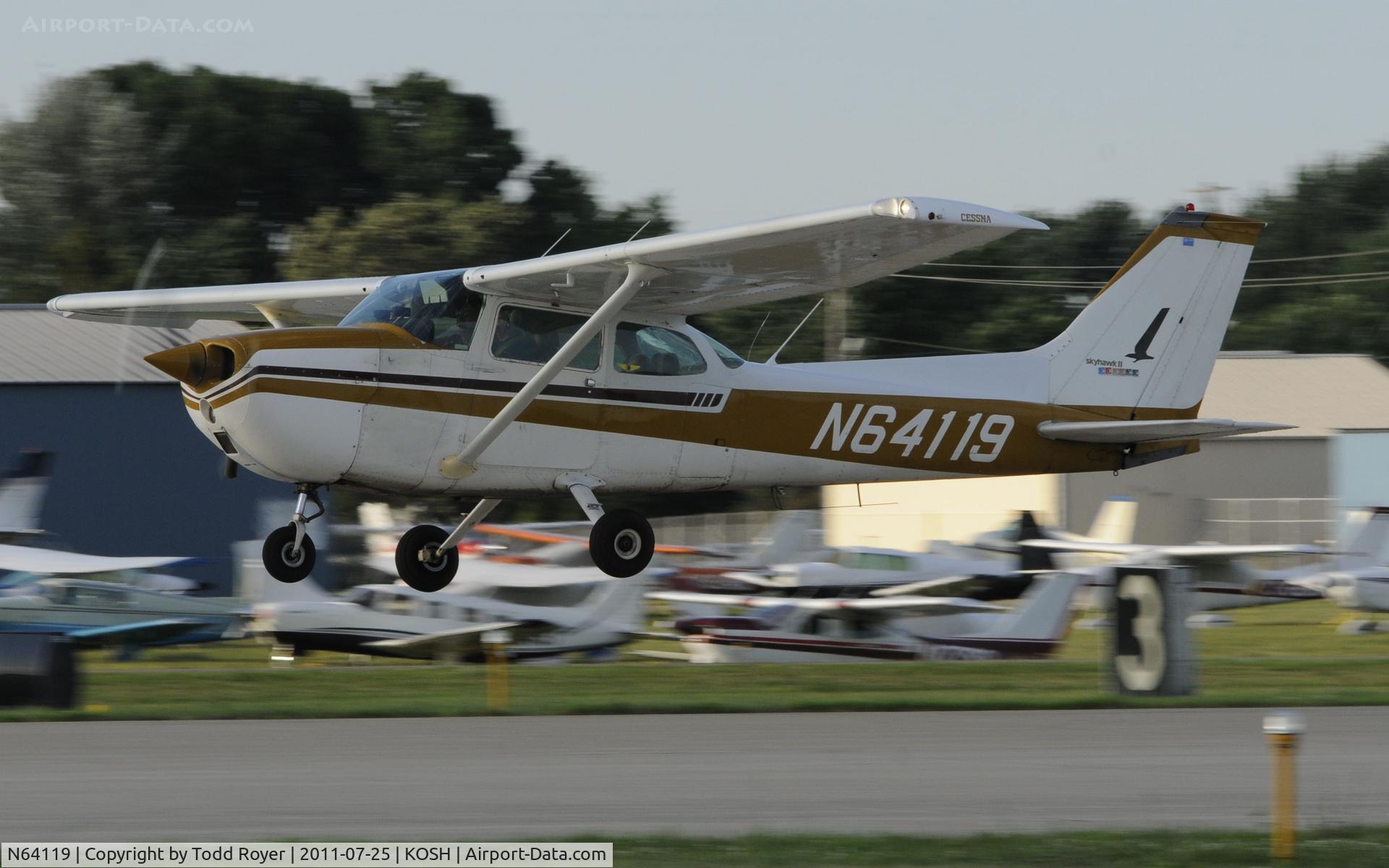 N64119, 1975 Cessna 172M C/N 17265034, AIRVENTURE 2011