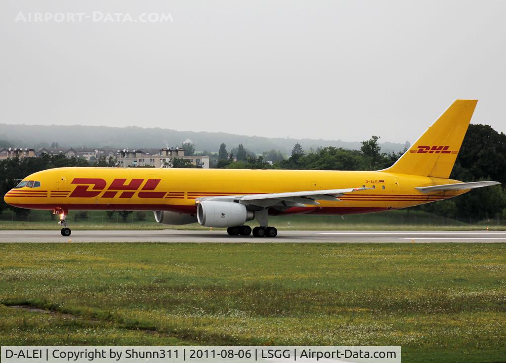 D-ALEI, 1986 Boeing 757-236/SF C/N 23493, Ready for take off rwy 23