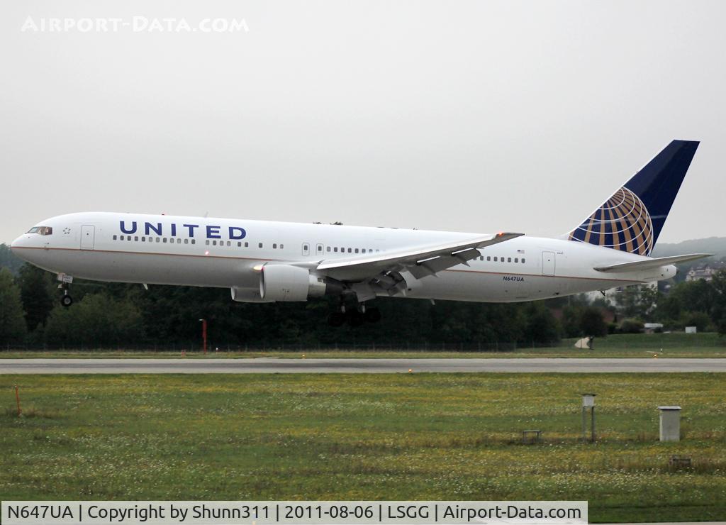 N647UA, 1992 Boeing 767-322 C/N 25284, Landing rwy 23 in basic Continental c/s with United titles...
