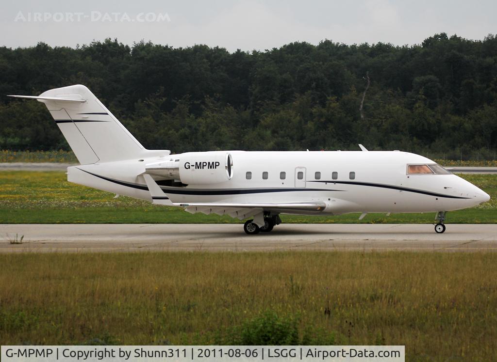 G-MPMP, 2001 Bombardier Challenger 604 (CL-600-2B16) C/N 5528, Taxiing holding point rwy 23 for departure...
