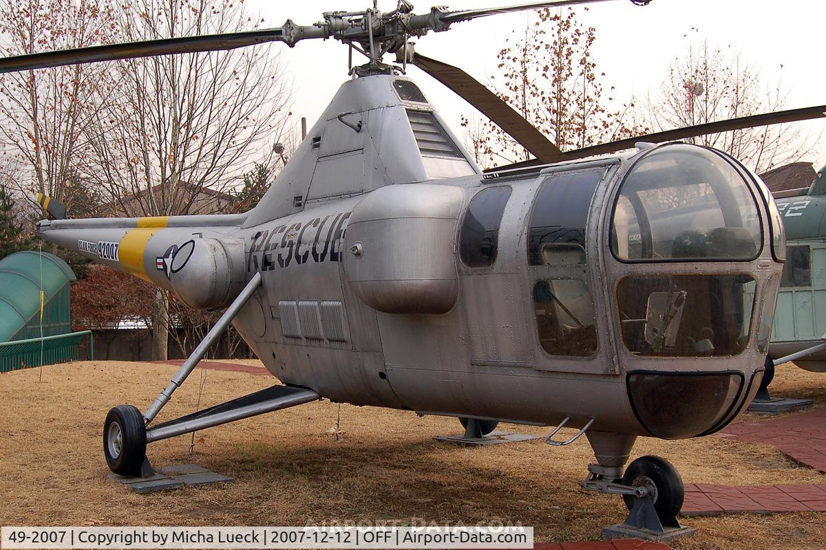 49-2007, Sikorsky H-5H C/N 49-2007, At the War Memorial in Seoul