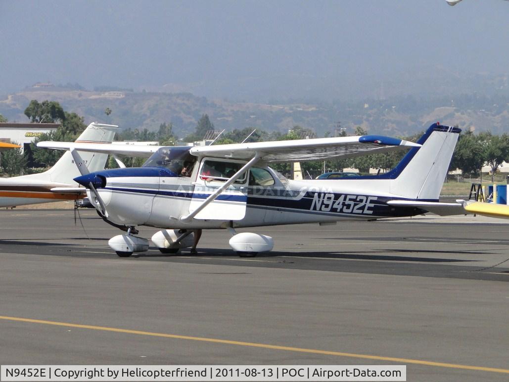 N9452E, 1979 Cessna 172N C/N 17272268, Loading up in transient parking and getting ready to fly