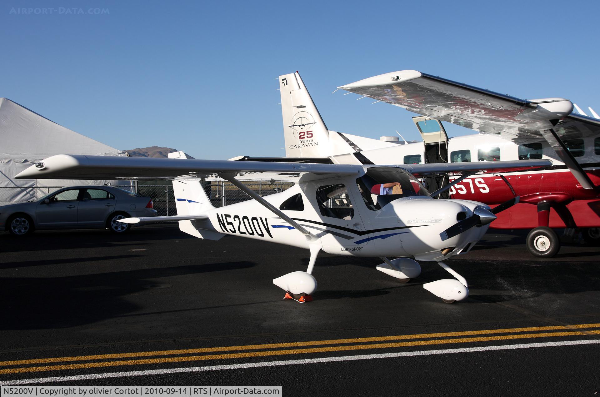 N5200V, Cessna 162 Skycatcher C/N 16200008, Reno air races 2010