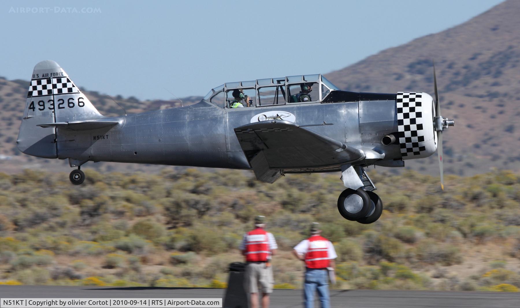 N51KT, 1951 North American T-6G Texan C/N 168-370, Landing at reno