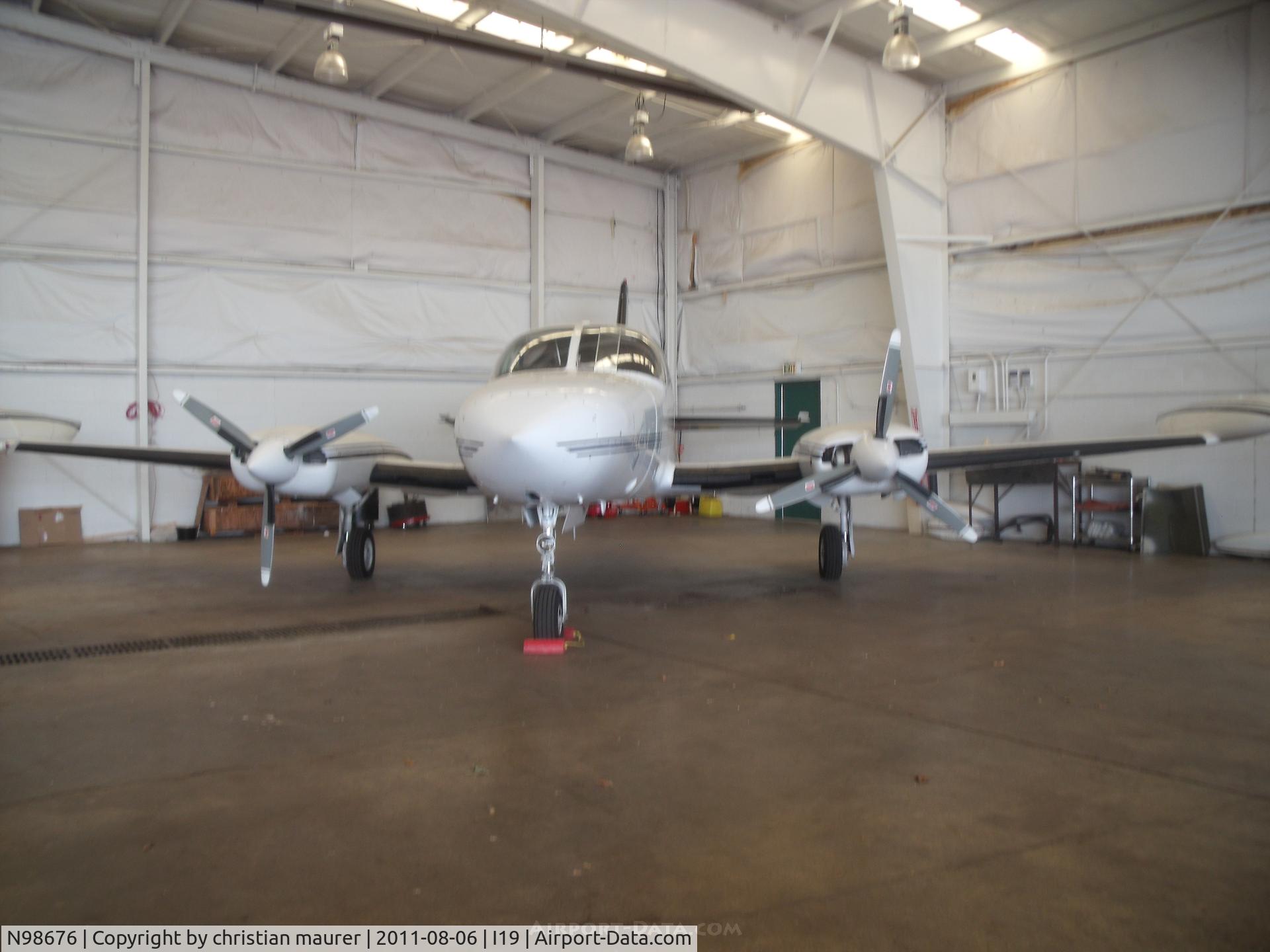 N98676, 1976 Cessna 402B Businessliner C/N 402B1042, cargo plane