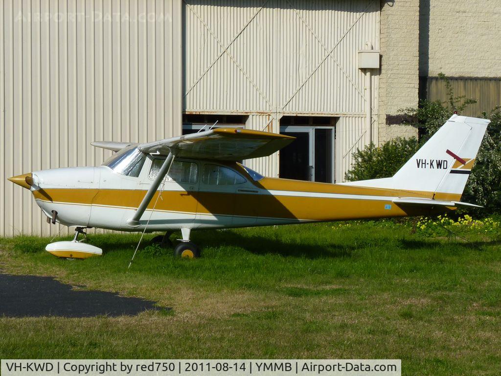 VH-KWD, 1966 Cessna 172H C/N 17254962, Cessna VH-KWD at Moorabbin