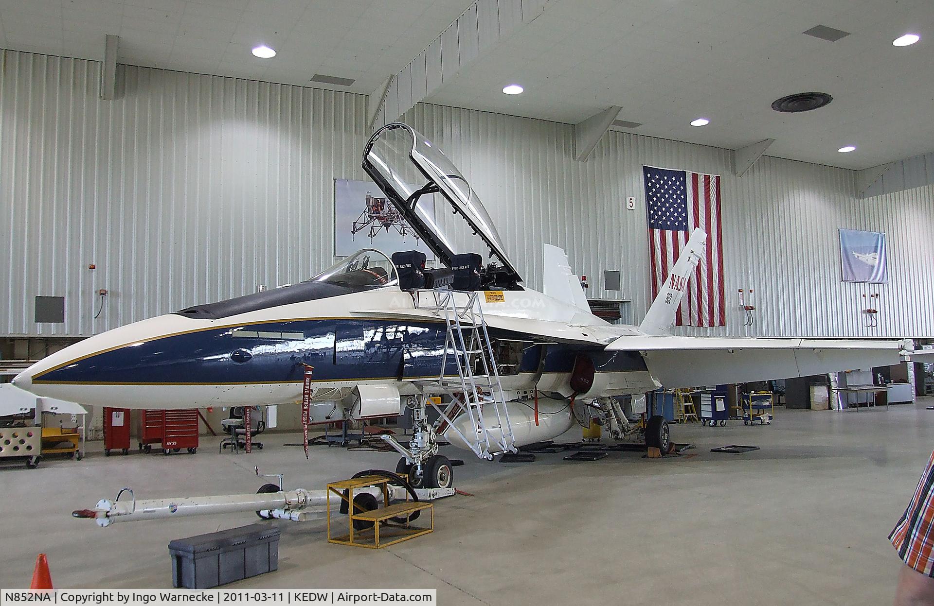 N852NA, McDonnell Douglas F/A-18B Hornet C/N 161217, McDonnell Douglas F/A-18B Hornet of NASA at the NASA Dryden Flight Research Center, Edwards AFB, CA