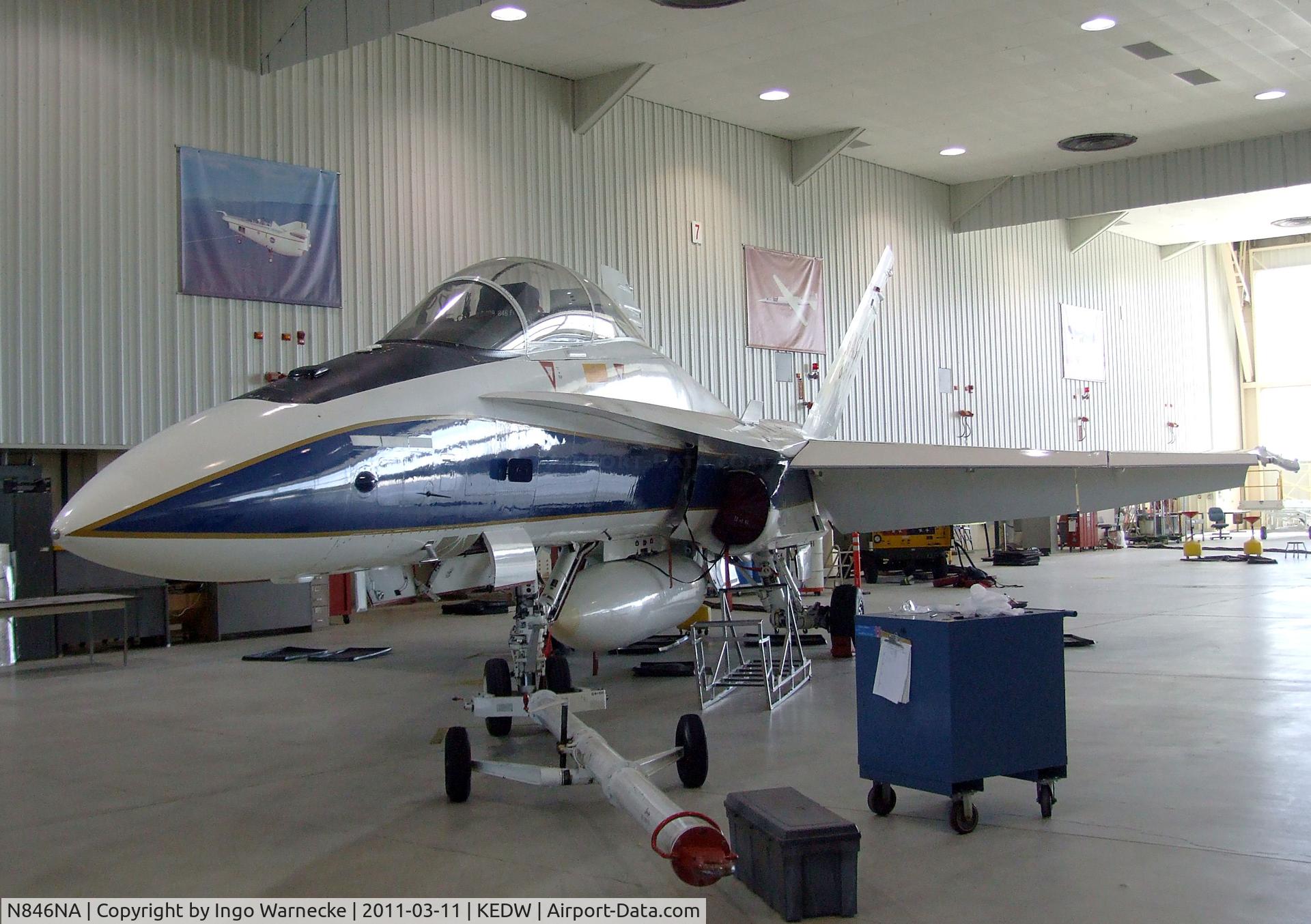 N846NA, McDonnell Douglas F/A-18B Hornet C/N 23, McDonnell Douglas F/A-18B Hornet of NASA at the NASA Dryden Flight Research Center, Edwards AFB, CA