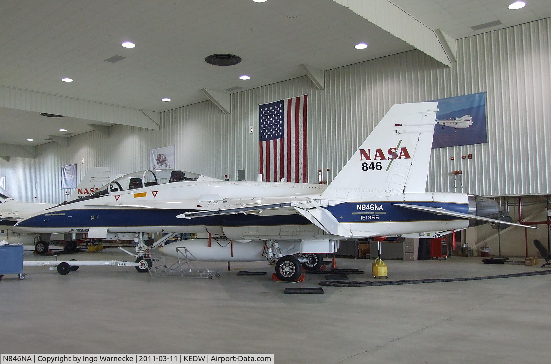 N846NA, McDonnell Douglas F/A-18B Hornet C/N 23, McDonnell Douglas F/A-18B Hornet of NASA at the NASA Dryden Flight Research Center, Edwards AFB, CA