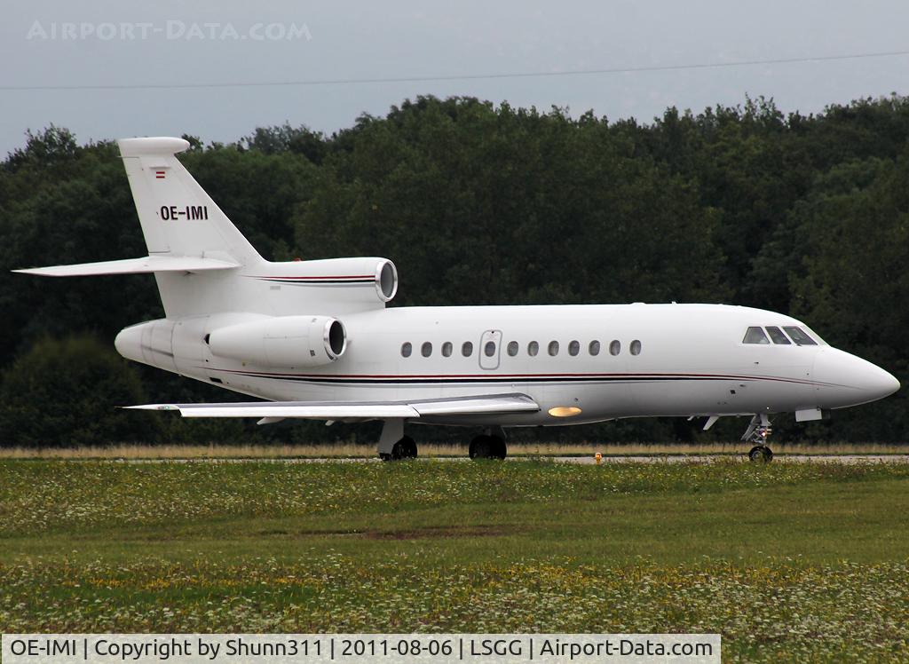 OE-IMI, 2001 Dassault Falcon 900EX C/N 087, Ready for take off rwy 23